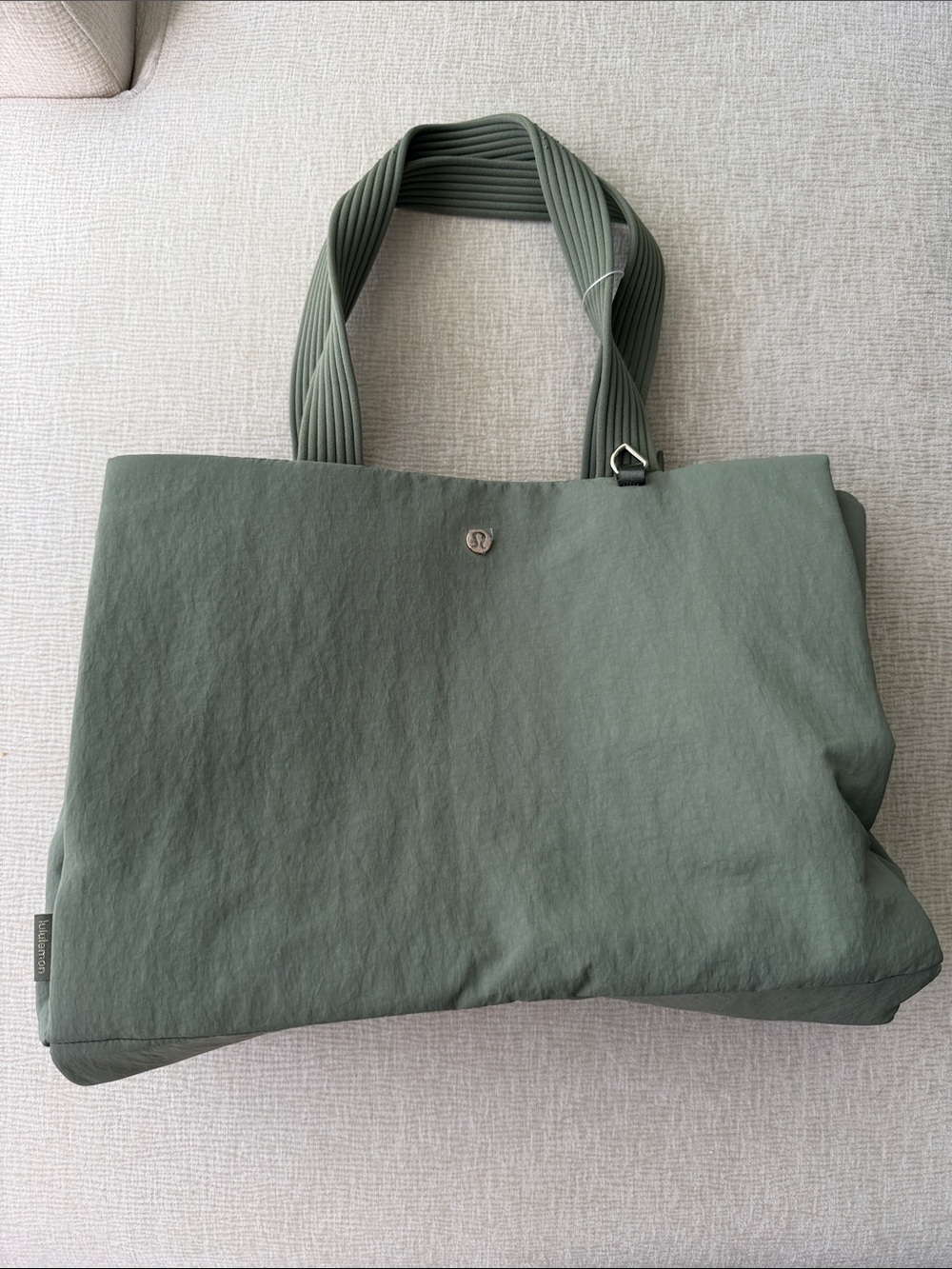 lululemon athletica three compartment 
Olive Green Tote Bag new without tag